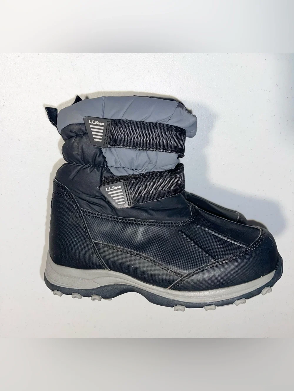 L.L. Bean Kids Snow Tread Boots size 2